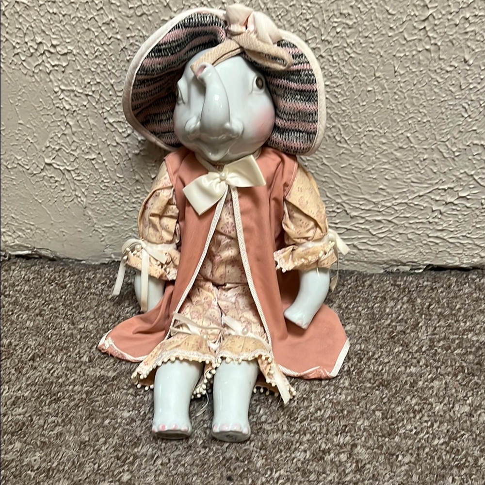 J and J Design Opryland U.S.A Porcelain Elephant 18 1/2"